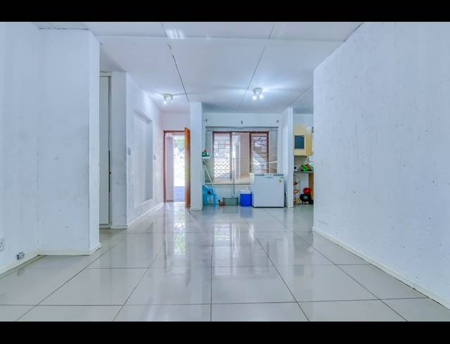 3 BEDROOM APARTMENT BLOCK TO LET IN FERNDALE